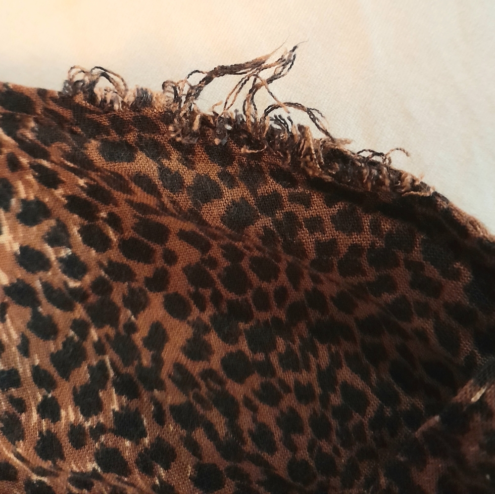 Leopard Print Button Down Crop Top - Picture 7 of 12